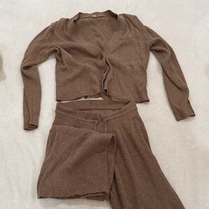 Uniqlo Brown Ribbed Knit Set